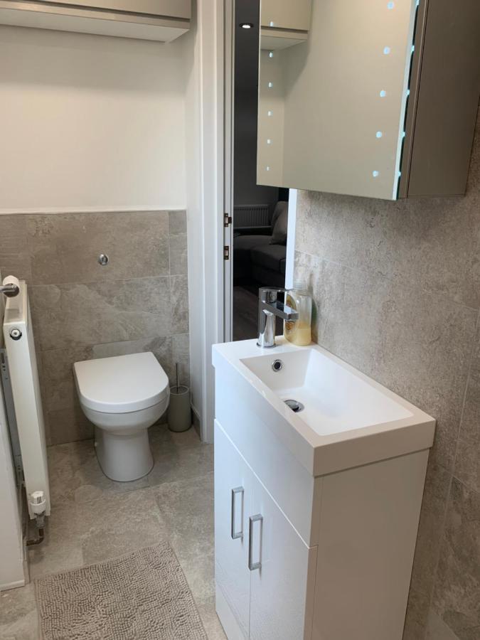 One Bedroom Apartment, Driveway, Bracknell Centre Екстериор снимка