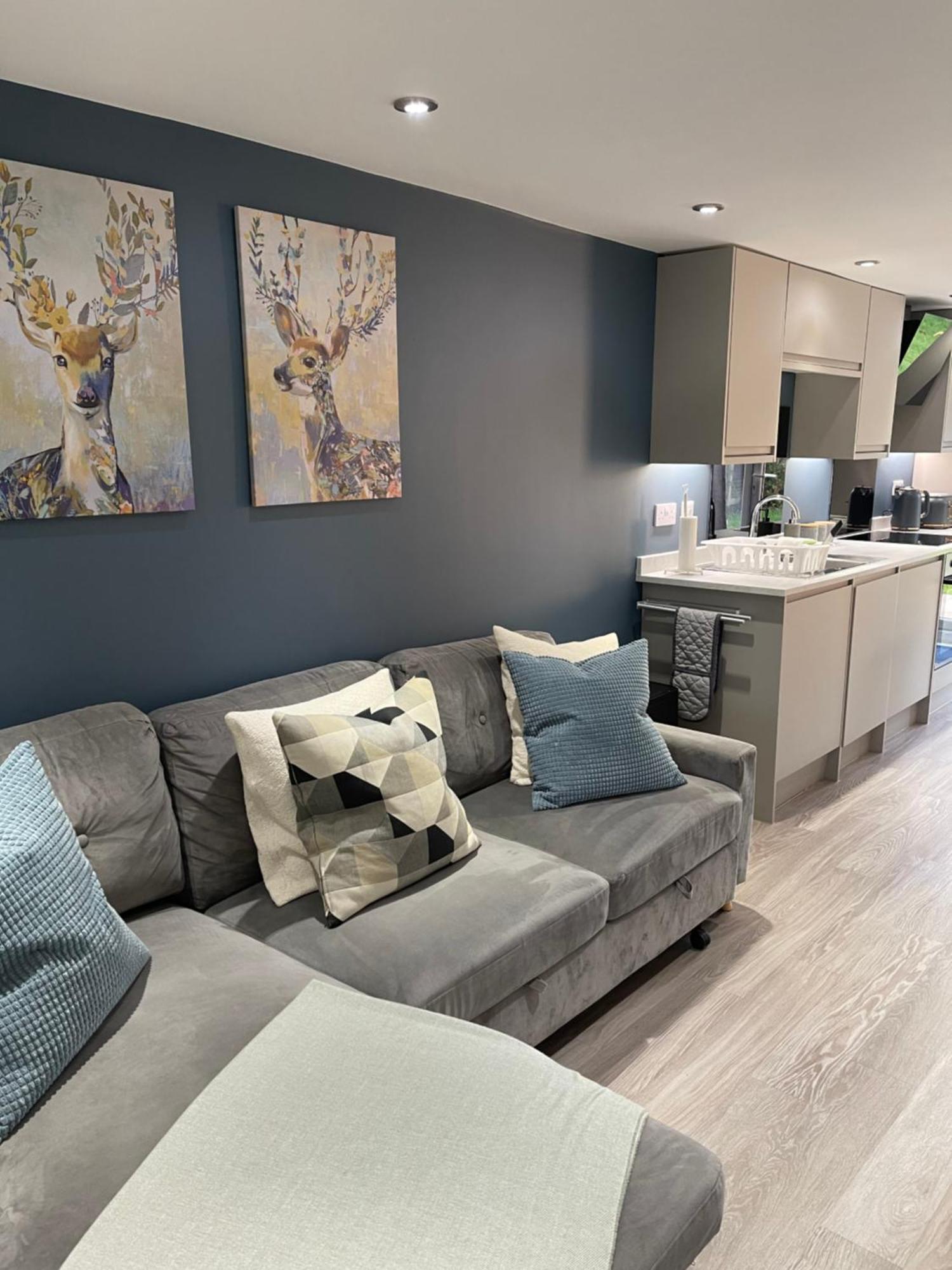 One Bedroom Apartment, Driveway, Bracknell Centre Екстериор снимка