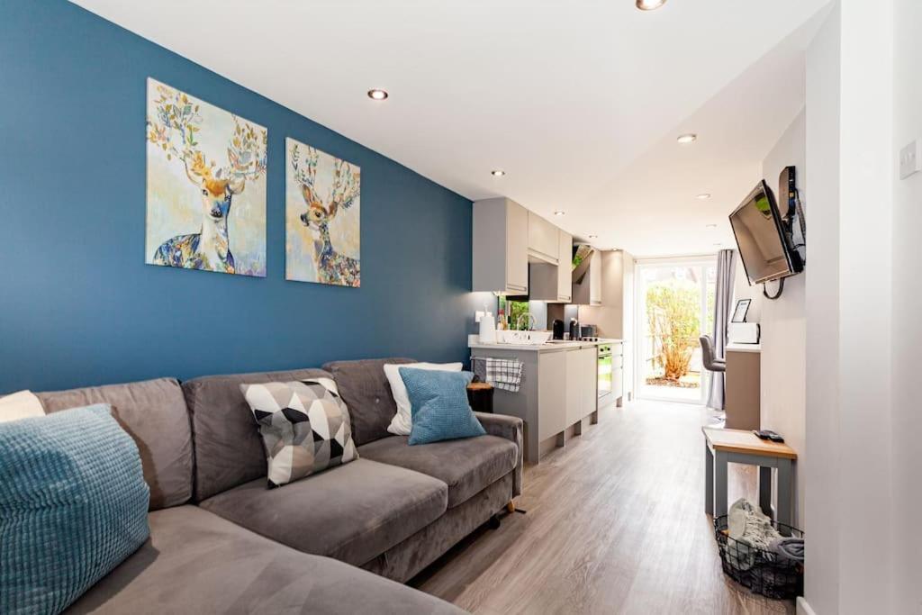 One Bedroom Apartment, Driveway, Bracknell Centre Екстериор снимка